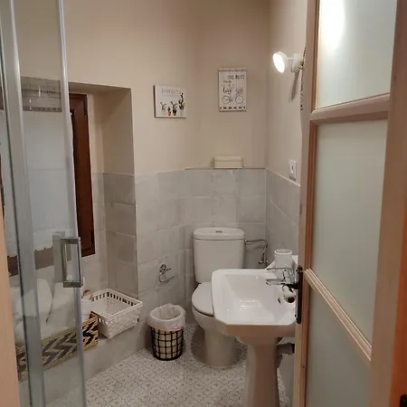 La Casina De De Cabrales Dentro Del Parque Nacional Picos De Europa *