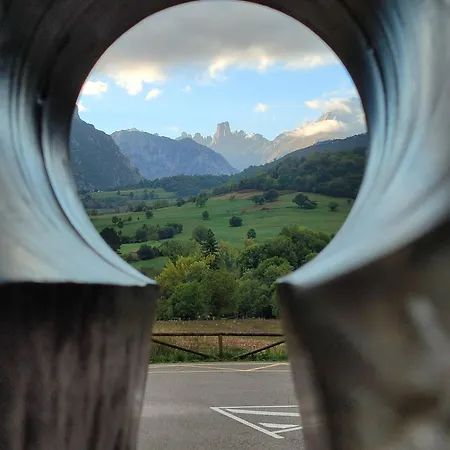 La Casina De De Cabrales Dentro Del Parque Nacional Picos De Europa *