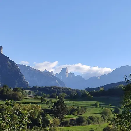 La Casina De De Cabrales Dentro Del Parque Nacional Picos De Europa *