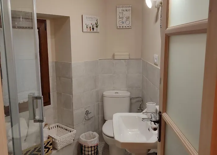 La Casina De De Cabrales Dentro Del Parque Nacional Picos De Europa *