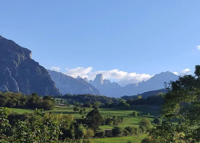La Casina De De Cabrales Dentro Del Parque Nacional Picos De Europa *
